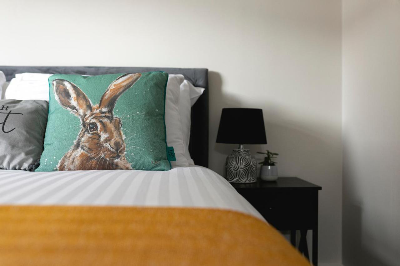 Skyvillion - Cozy Large 4 & 1 Bed Apartments In London Enfield, Mins To Tube Station, Free Wi-Fi Esterno foto