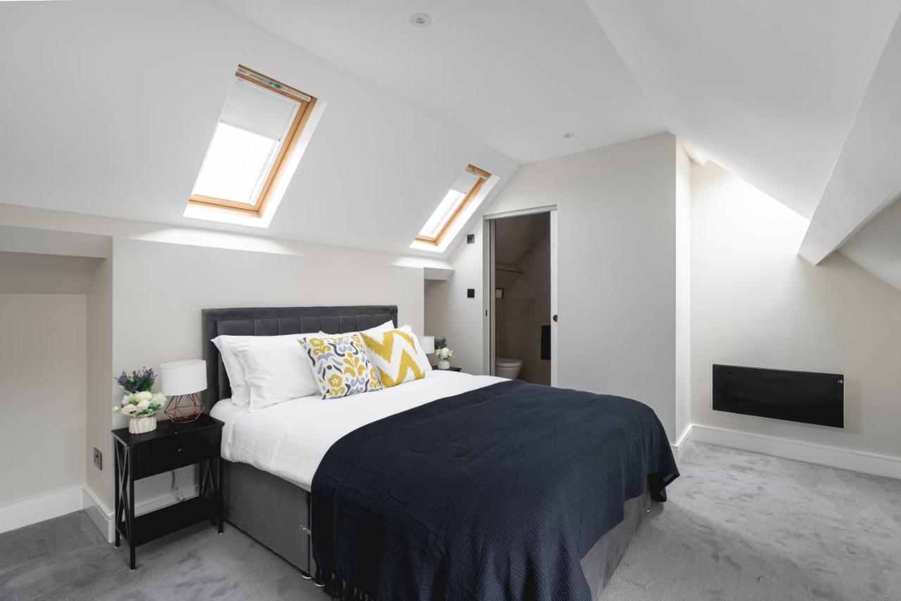 Skyvillion - Cozy Large 4 & 1 Bed Apartments In London Enfield, Mins To Tube Station, Free Wi-Fi Esterno foto