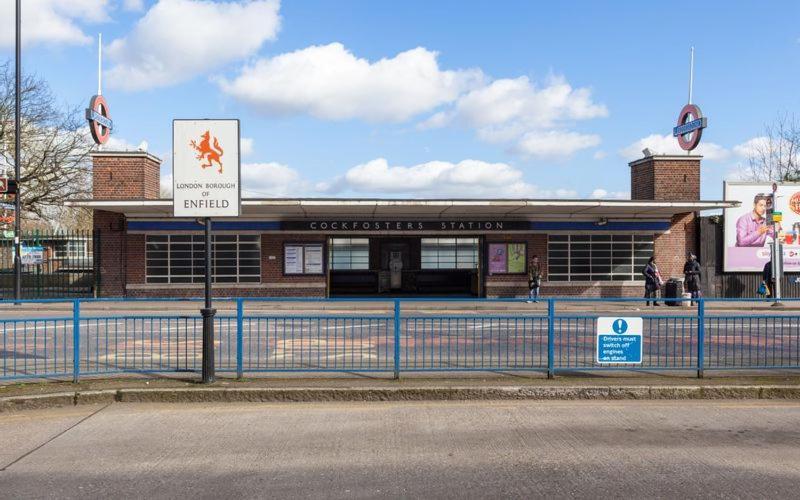 Skyvillion - Cozy Large 4 & 1 Bed Apartments In London Enfield, Mins To Tube Station, Free Wi-Fi Esterno foto