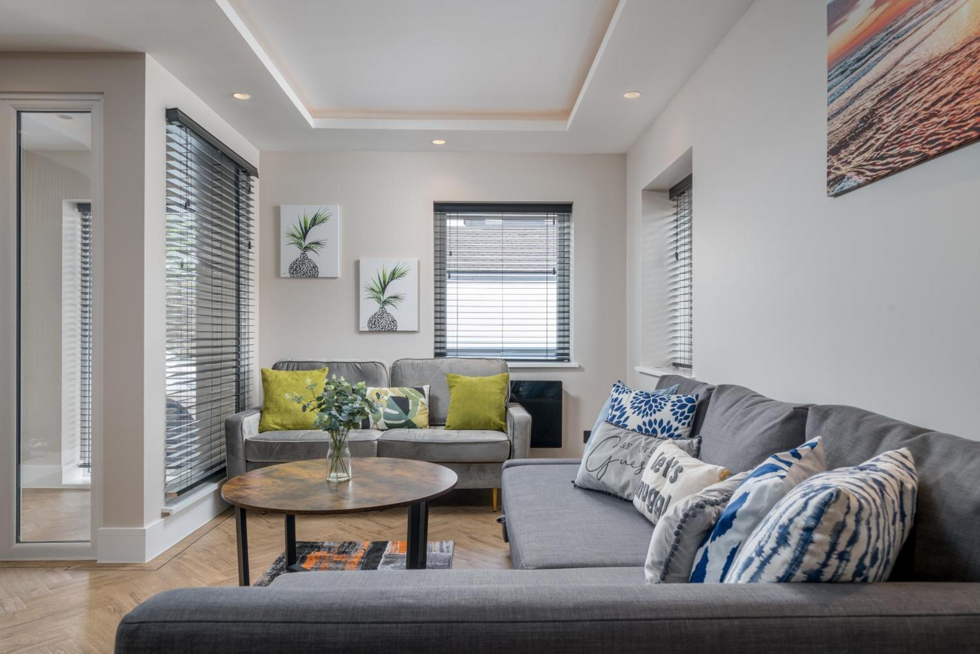 Skyvillion - Cozy Large 4 & 1 Bed Apartments In London Enfield, Mins To Tube Station, Free Wi-Fi Esterno foto