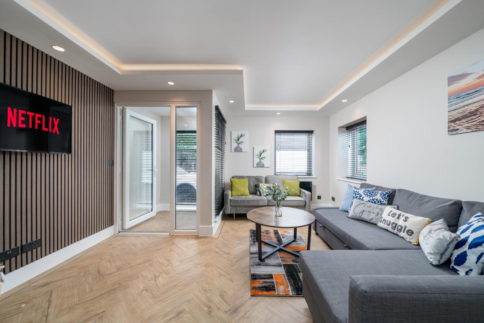 Skyvillion - Cozy Large 4 & 1 Bed Apartments In London Enfield, Mins To Tube Station, Free Wi-Fi Esterno foto