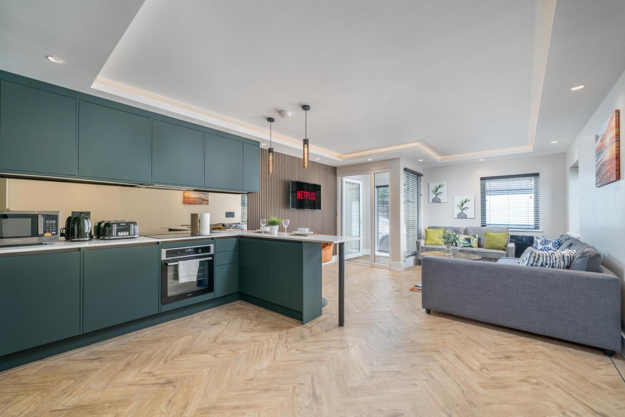 Skyvillion - Cozy Large 4 & 1 Bed Apartments In London Enfield, Mins To Tube Station, Free Wi-Fi Esterno foto